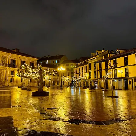 Aureliano San Román *