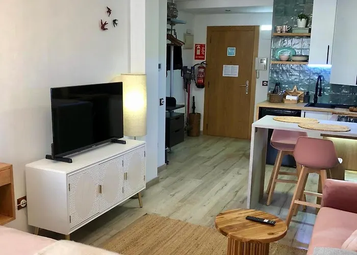 Aureliano San Román *